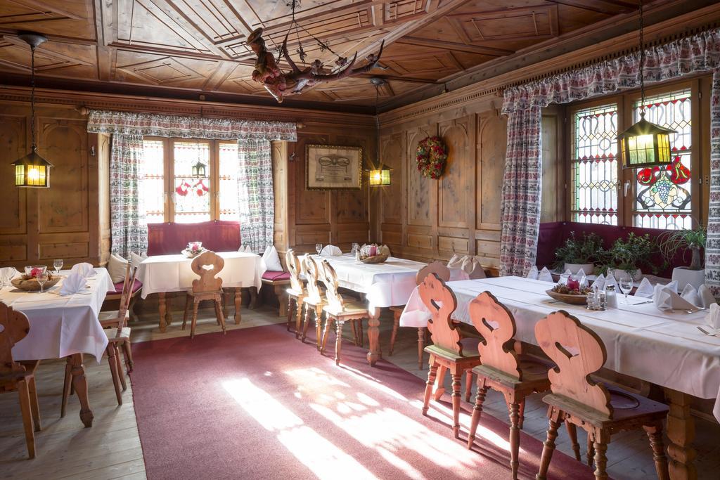 Isserwirt Sistrans Buitenkant foto