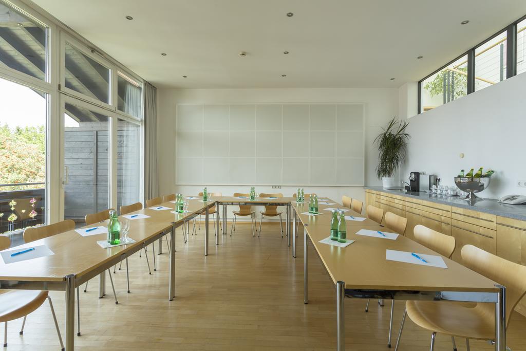 Isserwirt Sistrans Buitenkant foto