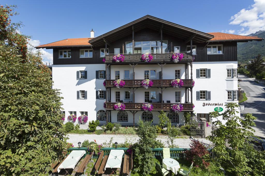 Isserwirt Sistrans Buitenkant foto
